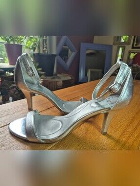 Bandolino‎ Silver Stiletto Heels - Size 8.5
